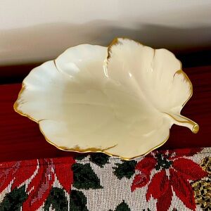 Mikasa 24 Karat Bone China Leaf bowl